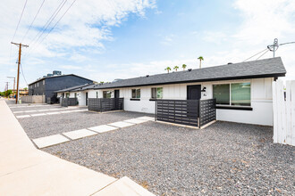 The Arcadia Cottages in Phoenix, AZ - Building Photo - Building Photo