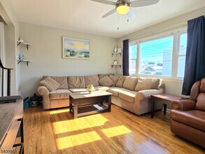 708A Farrand St in Raritan, NJ - Building Photo - Building Photo