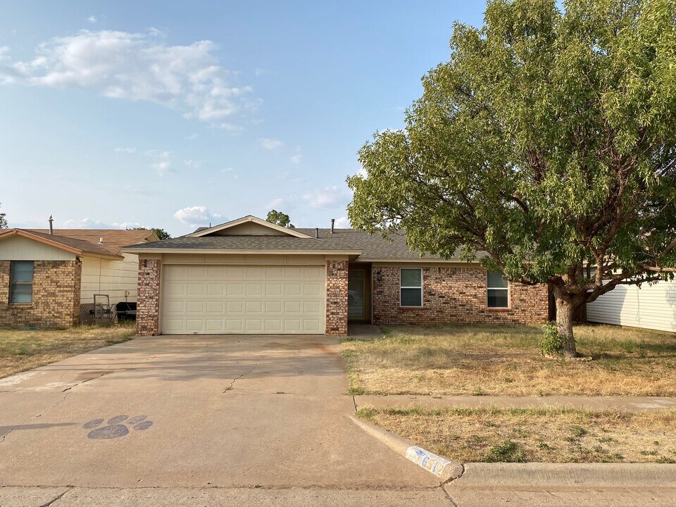 6512 22nd Pl in Lubbock, TX - Building Photo