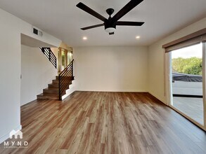 13155 Portofino Dr in Del Mar, CA - Foto de edificio - Building Photo