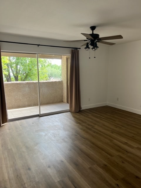 4554 E Paradise Village Pky N, Unit 203 in Phoenix, AZ - Building Photo - Building Photo