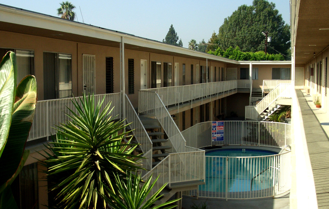 Laurel Grove Terrace in Valley Village, CA - Building Photo