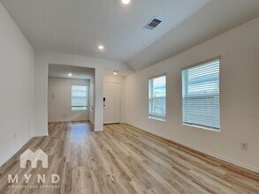 4230 Magnolia Bay Dr in Baytown, TX - Foto de edificio - Building Photo