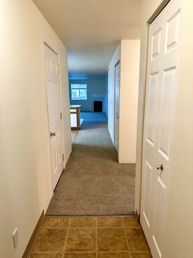 611 NE Larch Ave in Redmond, OR - Building Photo - Building Photo