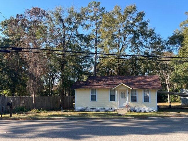 property at 402 Old Richton Rd