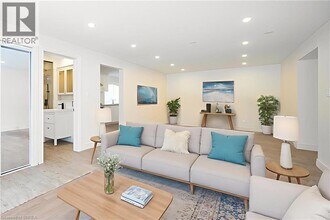 20 Casson Ln in Brantford, ON - Building Photo - Building Photo