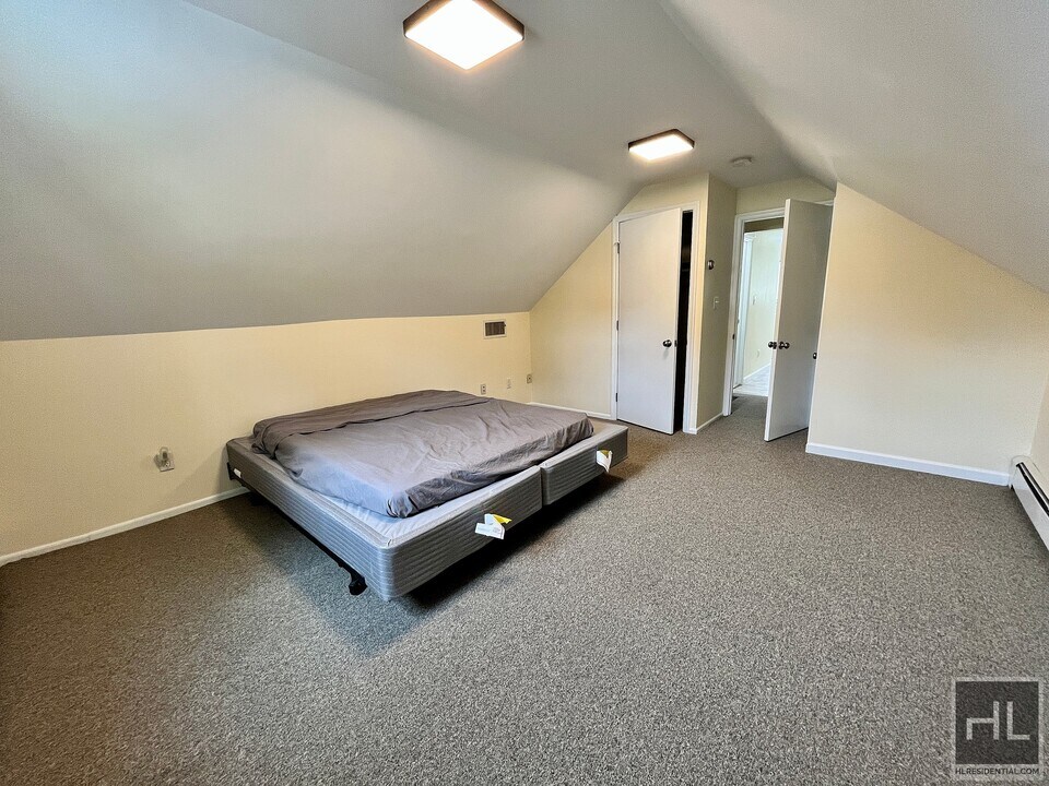 2810 Crompond Rd-Unit -2 in Yorktown Heights, NY - Building Photo