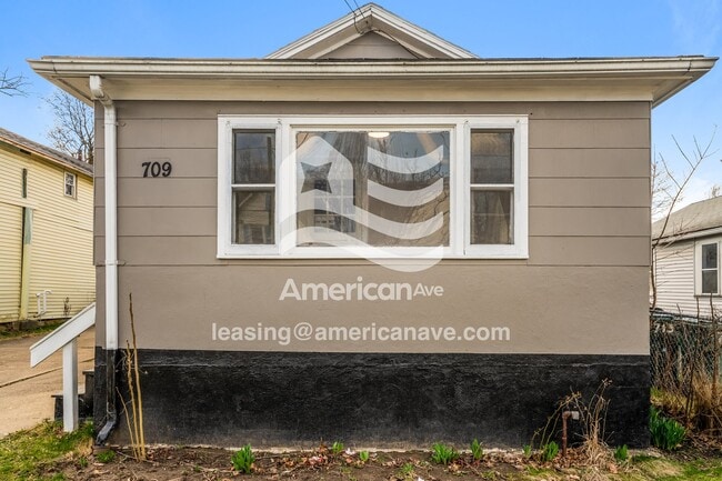 property at 709 W Broad St