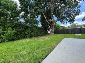 2631 NW 94th Ave in Sunrise, FL - Building Photo