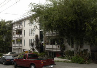 10 Moss Ave in Oakland, CA - Building Photo - Building Photo