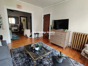 54 Pearl St, Unit 2B in Cambridge, MA - Building Photo - Building Photo
