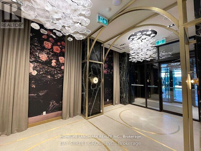 771 Yonge St in Toronto, ON - Building Photo - Building Photo