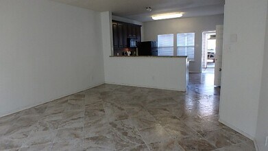 1725 Kemah Village Dr in Kemah, TX - Building Photo - Building Photo