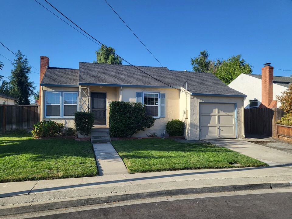 2278 Pepper Dr in Concord, CA - Building Photo