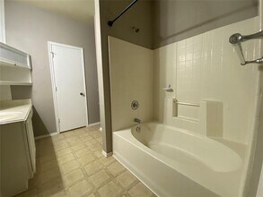 6317 Bay Lake Dr in Fort Worth, TX - Building Photo - Building Photo