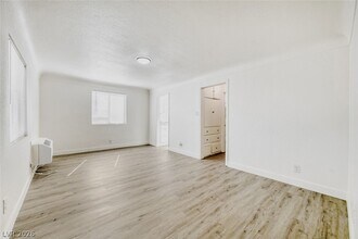 1014 N 4th St in Las Vegas, NV - Building Photo - Building Photo