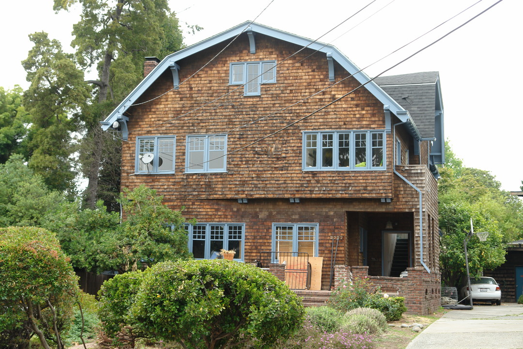 2727 Ashby Pl in Berkeley, CA - Foto de edificio