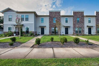 5069 Peach Dr in Pace, FL - Building Photo - Building Photo