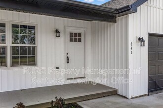 340 Winding Branch Dr in Berea, KY - Building Photo - Building Photo