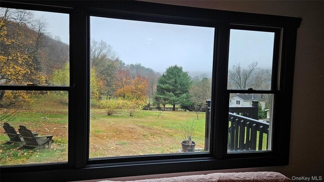 40 Woodbury Rd in Woodbury, NY - Foto de edificio - Building Photo