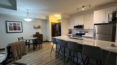 1639 McDonald Ave in Fernie, BC - Building Photo - Building Photo