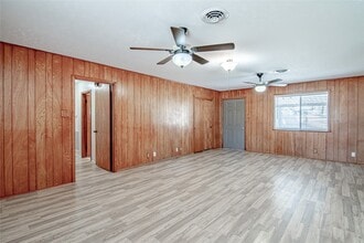 365 FM247 in Huntsville, TX - Building Photo - Building Photo