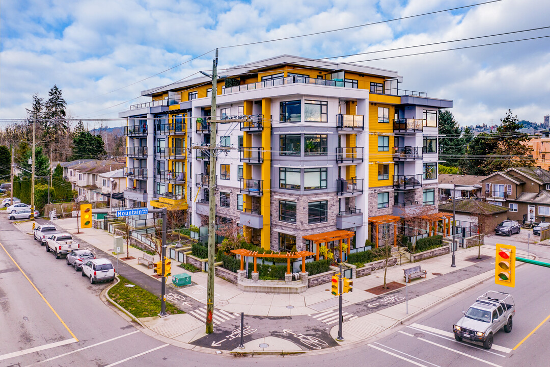 Crown + Mountain in North Vancouver, BC - Building Photo