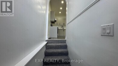425-425 Cannon St E in Hamilton, ON - Building Photo - Building Photo