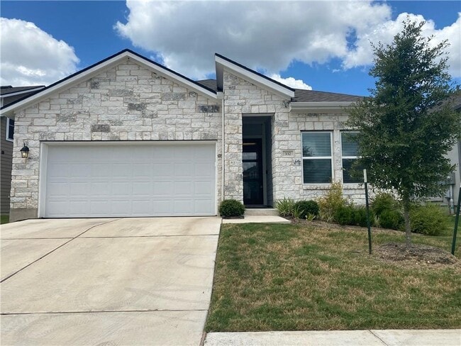 332 Lacey Oak Lp in San Marcos, TX - Foto de edificio - Building Photo