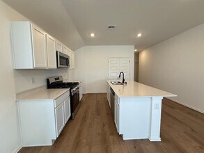 3633 Pete St in Mustang, OK - Building Photo - Building Photo