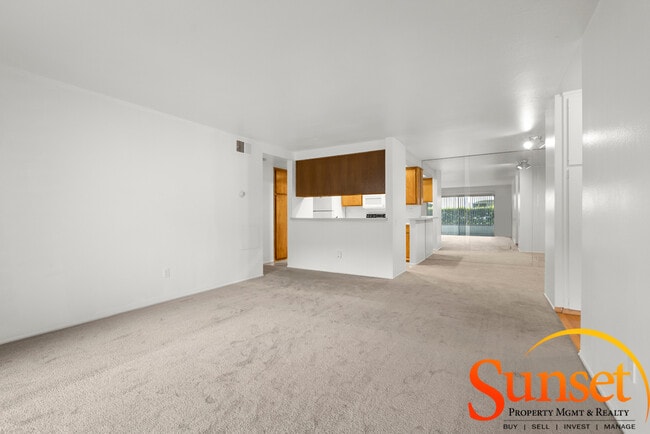 5999 Rancho Mission Rd in San Diego, CA - Building Photo - Building Photo