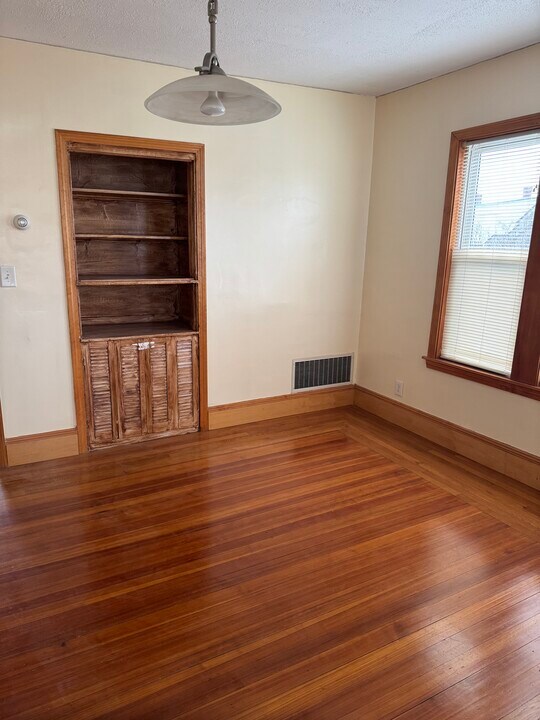 6 Emmet Ter, Unit 2nd Floor Appartment in Revere, MA - Foto de edificio