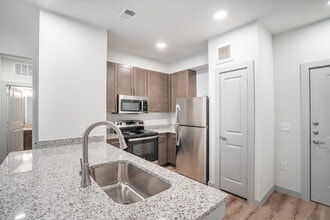 Lofts at Hartsook in Houston, TX - Foto de edificio - Interior Photo