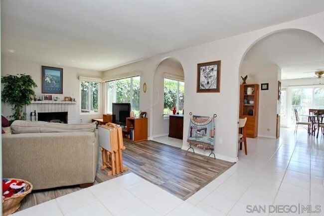 14051 Hermosillo Way in Poway, CA - Building Photo - Building Photo