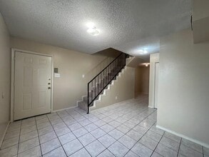 1502 E San Pedro St in Laredo, TX - Building Photo - Building Photo