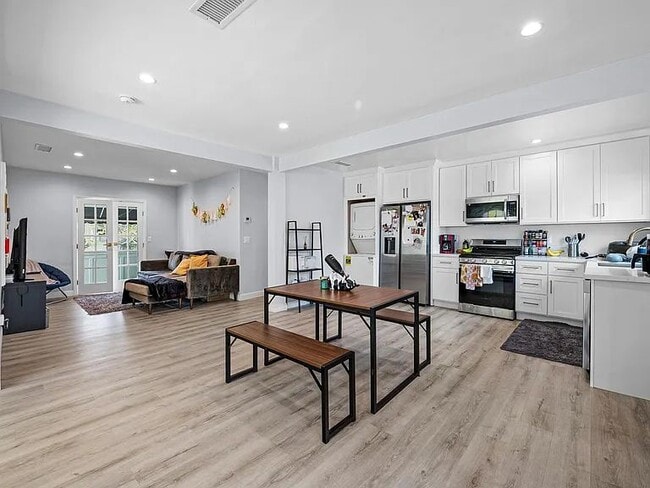 1005 Hi Point St, Unit 1005