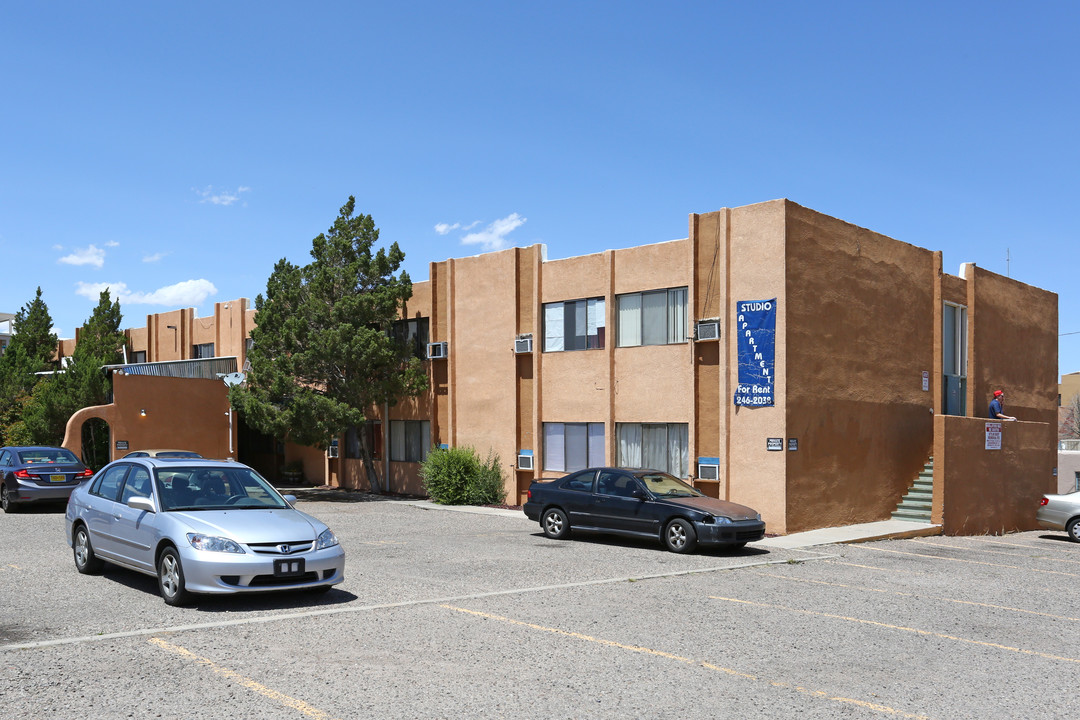 Mid Campus Apartments in Albuquerque, NM - Building Photo