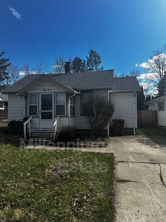 89 W Colgate Ave in Pontiac, MI - Building Photo