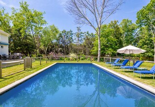 27 Fieldview Ln in East Hampton, NY - Building Photo - Building Photo