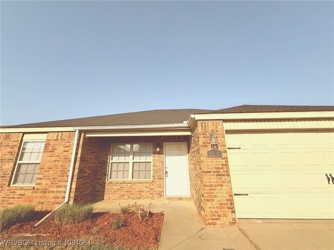 property at 6614 Huntington Ct