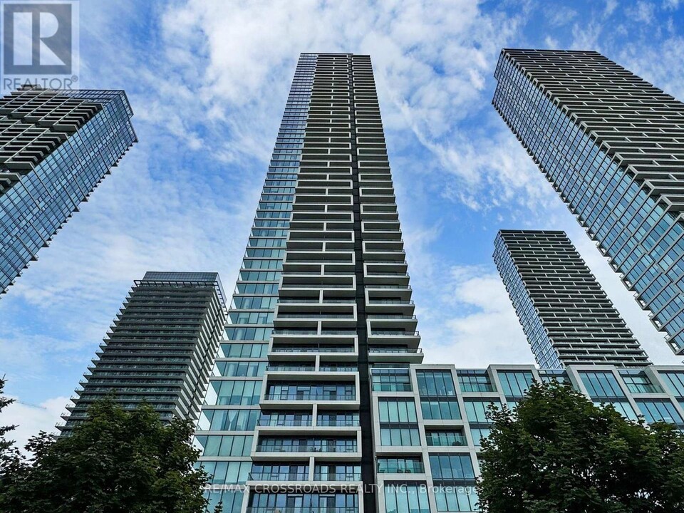 950-5950 Portage Pkwy in Vaughan, ON - Building Photo