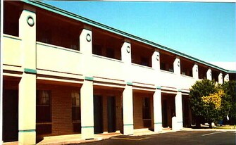 3400 NW Grand Ave in Phoenix, AZ - Building Photo