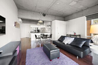 1200 Rue St-Alexandre in Montréal, QC - Building Photo - Building Photo