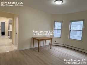 17A Benton Rd. in Medford, MA - Building Photo - Building Photo