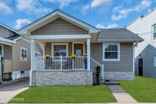 35 Lipman Pl in Neptune City, NJ - Building Photo