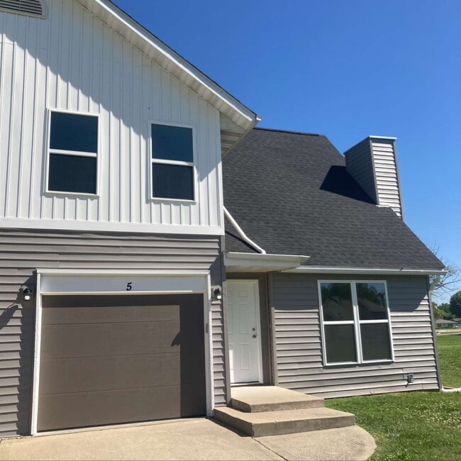 property at 5 Ram Ct