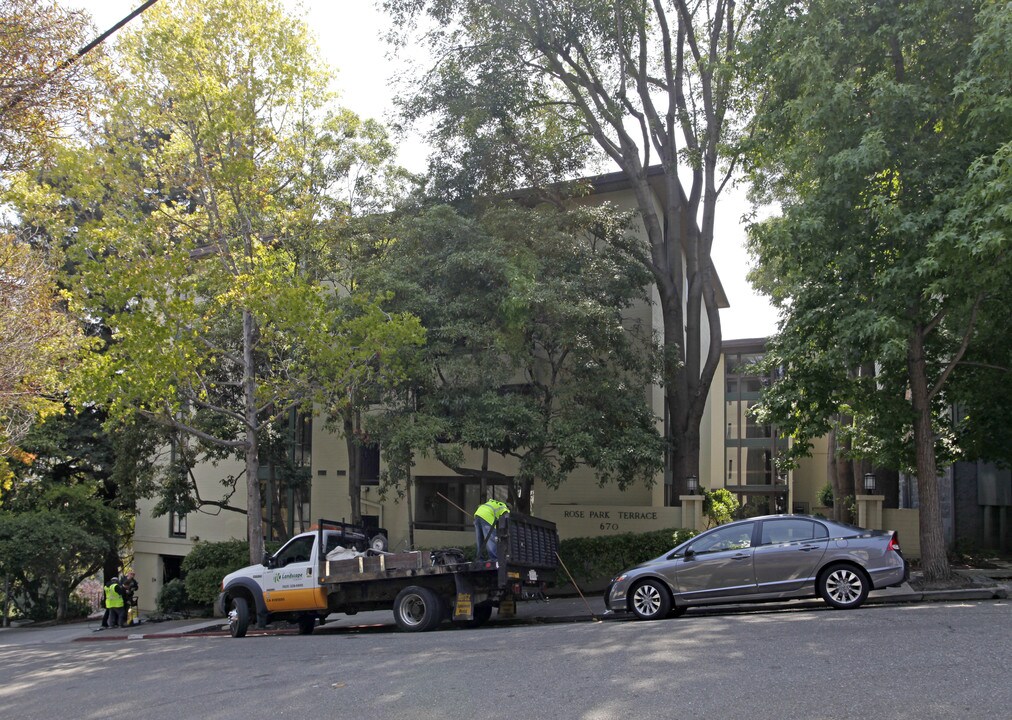 Rose Park Terrace Condominium in Oakland, CA - Building Photo