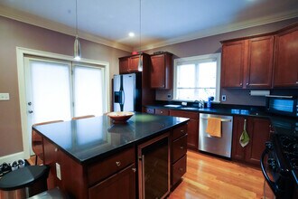 95 Dix St, Unit 95 Dix Street in Boston, MA - Foto de edificio - Building Photo