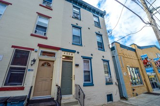 Victorian Conversion Apartments in Philadelphia, PA - Building Photo - Building Photo