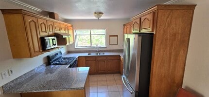 4947 San Pablo Dam Rd in El Sobrante, CA - Building Photo - Building Photo